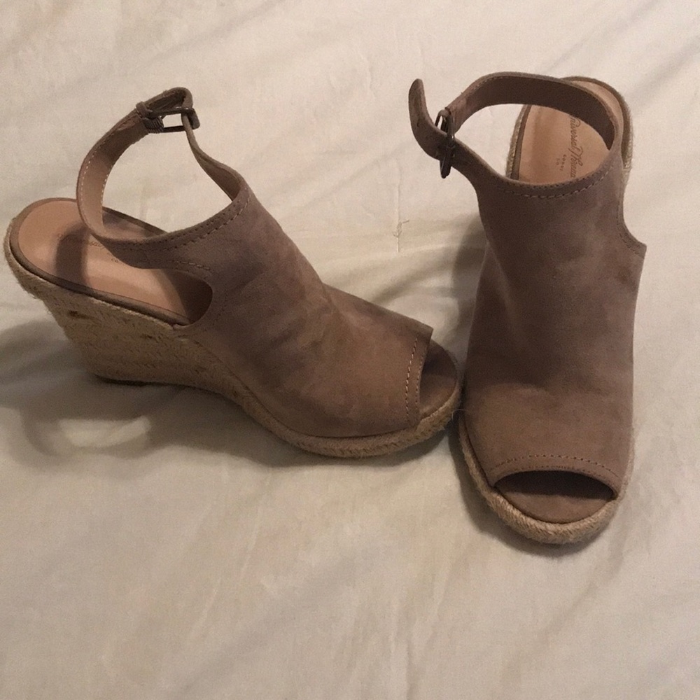 9.5 wedge sandal